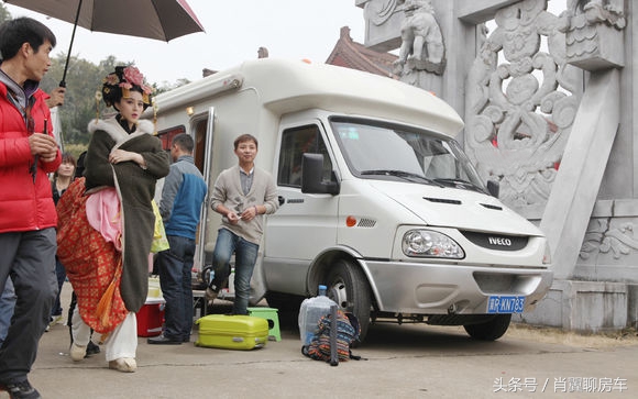 See what RVs domestic and foreign celebrities drive