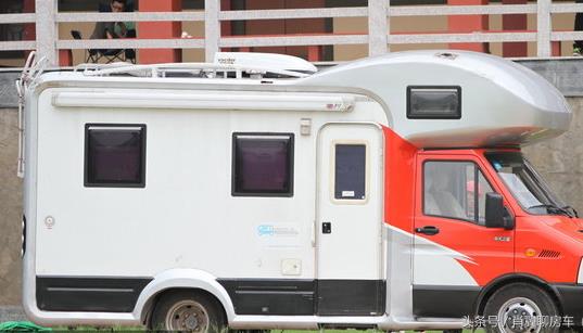 See what RVs domestic and foreign celebrities drive