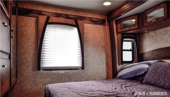 See what RVs domestic and foreign celebrities drive