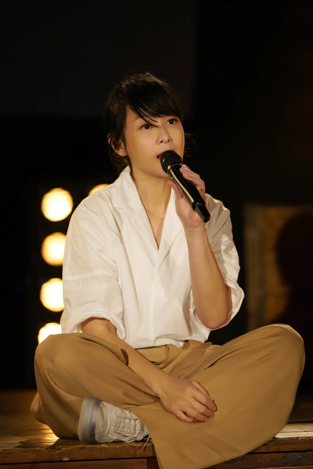 Exclusive behind the scenes | Liu Ruoying "Accompany You" online concert, how to move 150 million people?