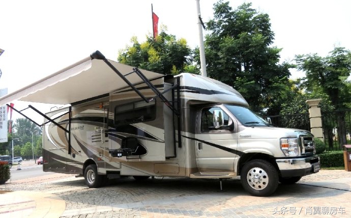 See what RVs domestic and foreign celebrities drive