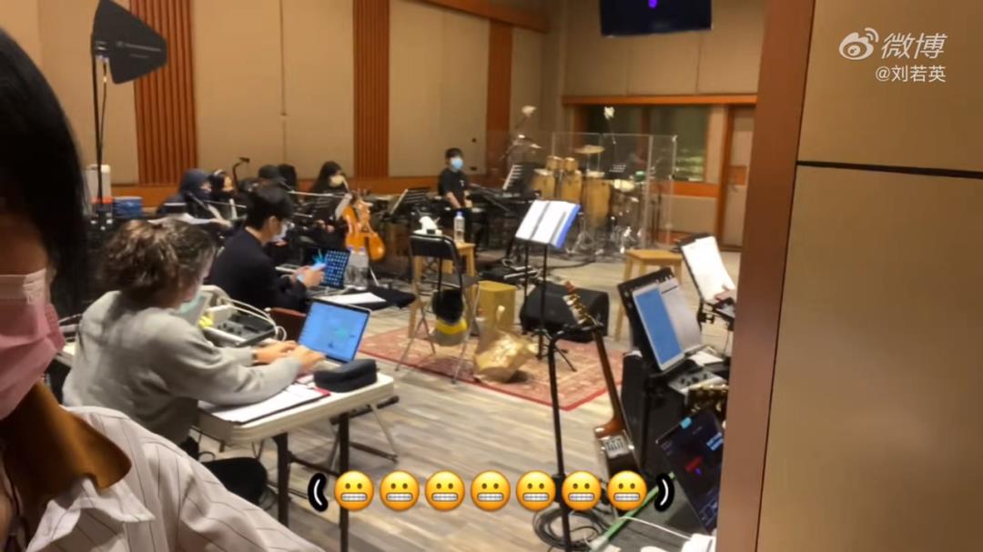 Exclusive behind the scenes | Liu Ruoying "Accompany You" online concert, how to move 150 million people?