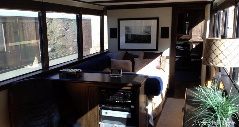 See what RVs domestic and foreign celebrities drive